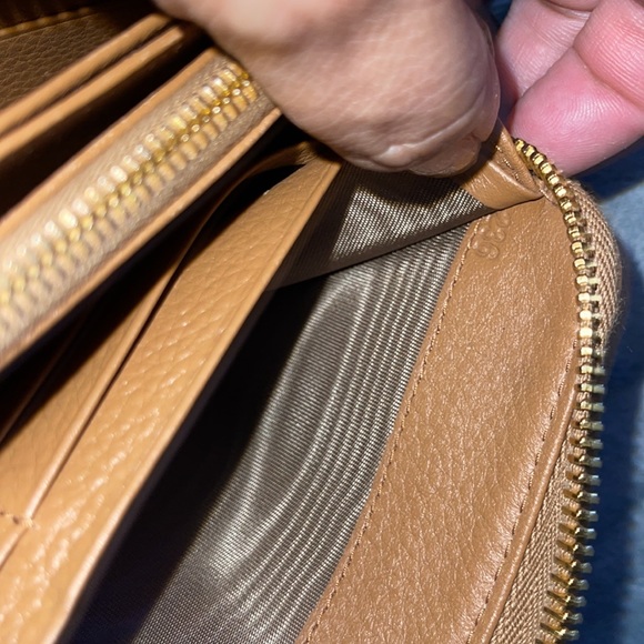 Preloved Prada wallet excellent condition brown color. Beautiful lots of space - Picture 11 of 11